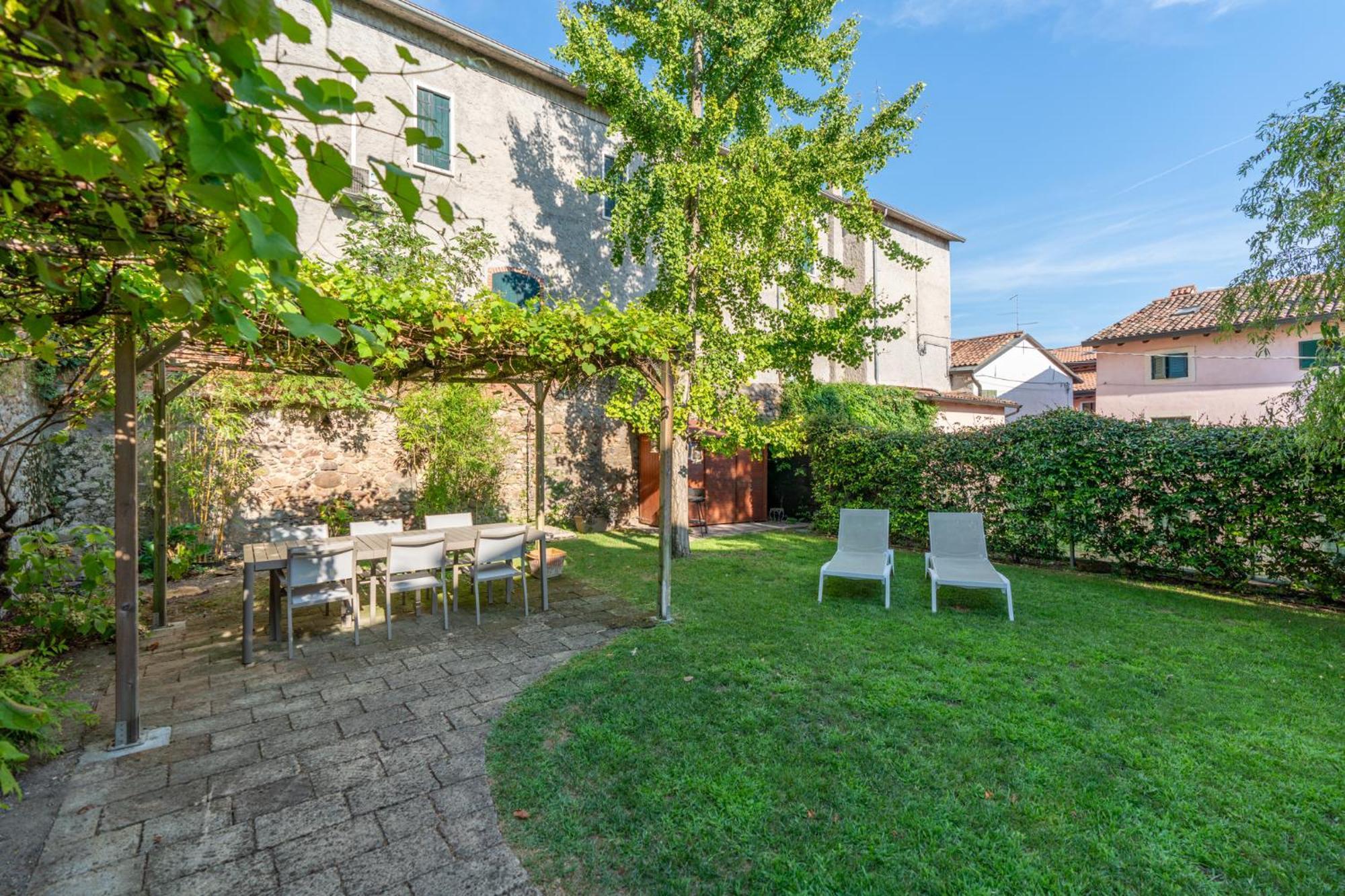 Corte Angelini By Postcardsfrom Castelnuovo del Garda Exterior photo