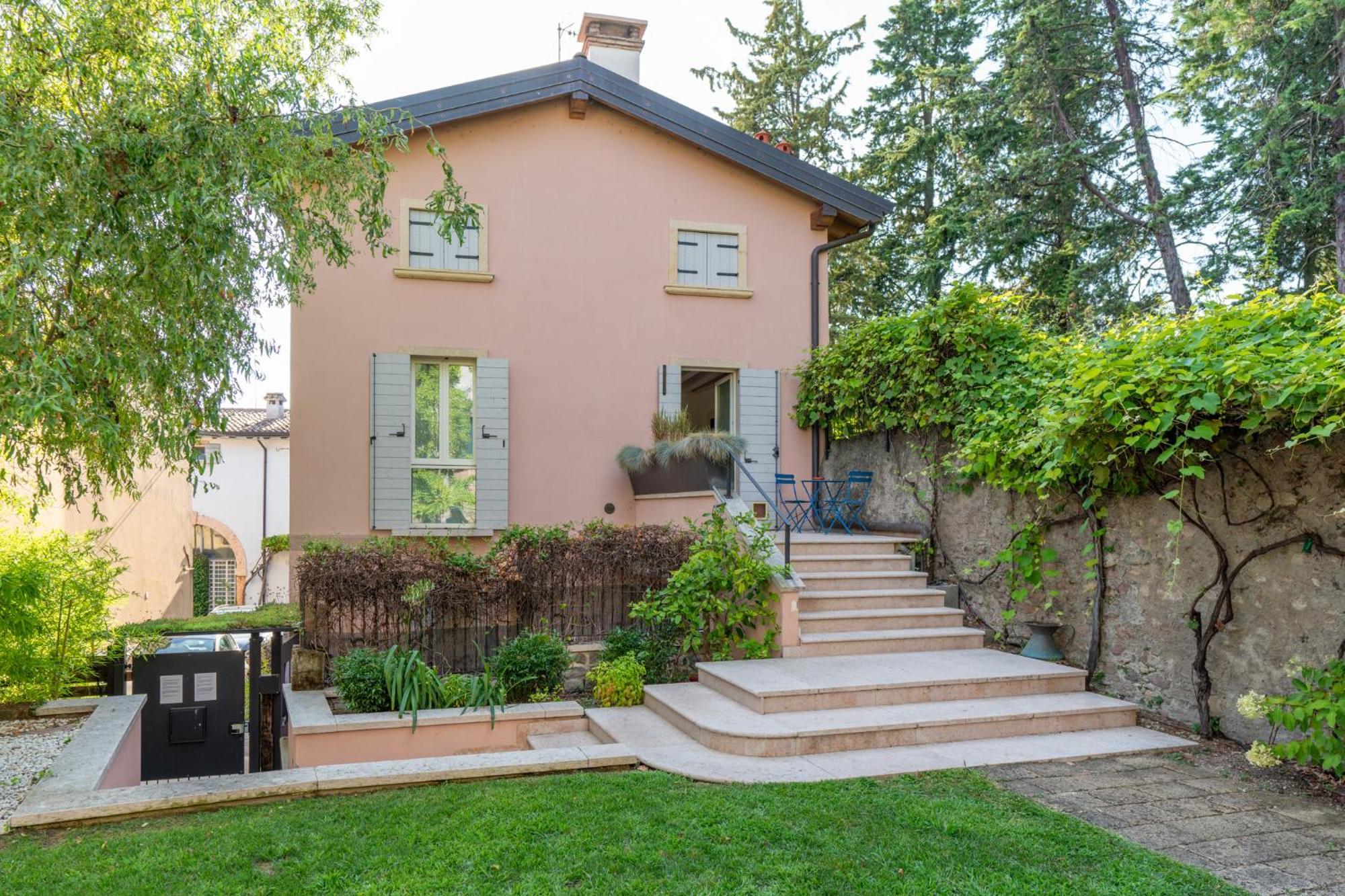 Corte Angelini By Postcardsfrom Castelnuovo del Garda Exterior photo
